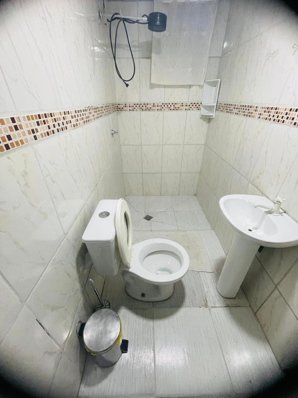 קוריטיבה Casa Fundos Eco City 03 Simples E Confortavel Com 2 Quartos E Garagem מראה חיצוני תמונה