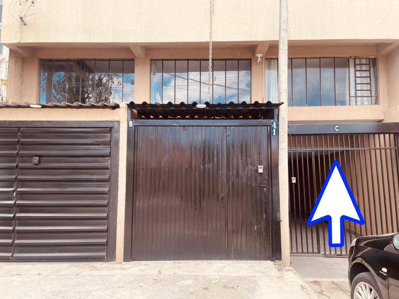 קוריטיבה Casa Fundos Eco City 03 Simples E Confortavel Com 2 Quartos E Garagem מראה חיצוני תמונה