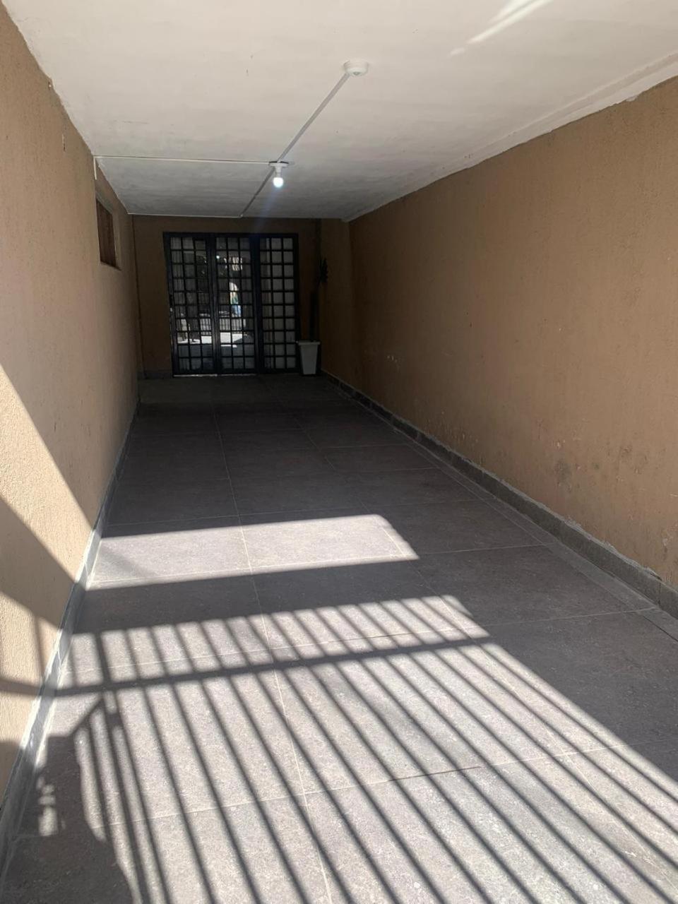 קוריטיבה Casa Fundos Eco City 03 Simples E Confortavel Com 2 Quartos E Garagem מראה חיצוני תמונה